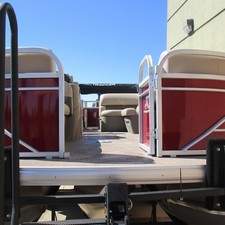 Sun Tracker Party Barge 22 XP3