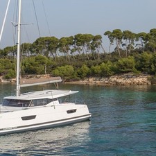 Fountaine Pajot Lucia 40