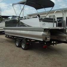 Avalon 2485 LSZ Versatile Rear Bench Sport Toon Windshield