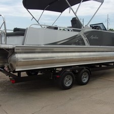 Avalon 2485 LSZ Versatile Rear Bench Sport Toon Windshield