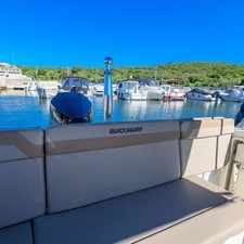 Quicksilver 755 Sun Deck