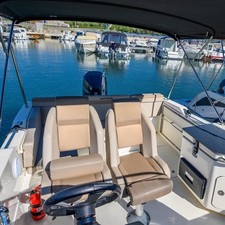 Quicksilver 755 Sun Deck