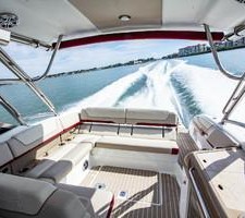 Formula 350 Crossover Bowrider