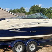 Sea Ray 200 Sundeck