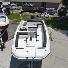 Bayliner DX2000