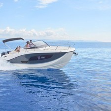 Quicksilver Activ 875 Sundeck