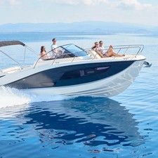 Quicksilver Activ 875 Sundeck