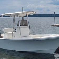 Hydra-sports bay bolt 2000 center console