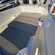 Quicksilver Activ 675 Open