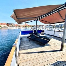 Houseboat 2020