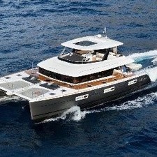 Luxury motor yacht pearl 60