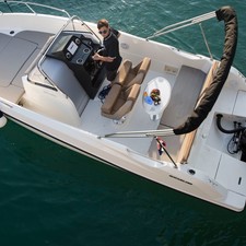 Quicksilver 675