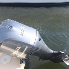 Grady-White Freedom 225