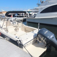 Grady-White Freedom 225