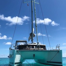 Fountaine Pajot Lucia 40