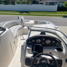 Sea Ray 220 Sun Sport