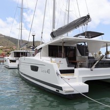Fountaine Pajot Lucia 40