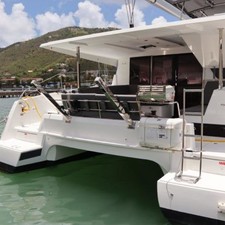 Fountaine Pajot Lucia 40