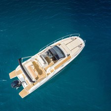 Quicksilver Activ 875 Sundeck