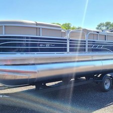 Sun Tracker SportFish 22 DLX