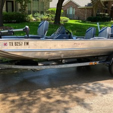 Lund Boats 1875 Pro-V Bass