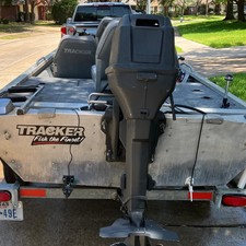 Lund Boats 1875 Pro-V Bass