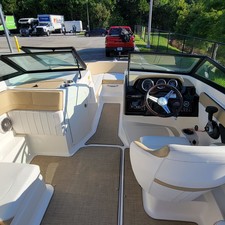 Sea Ray SPX 210