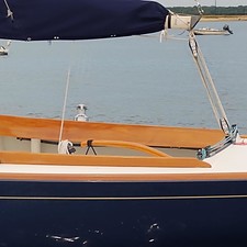 Alerion Yachts express 28