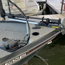 Tracker Super Guide V-16 SC