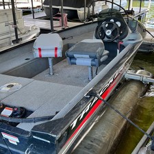 Tracker Super Guide V-16 SC