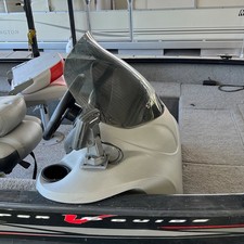 Tracker Super Guide V-16 SC