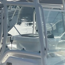 Pursuit 2870 center console