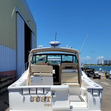 Tiara 3500 open hardtop
