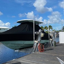 Robalo centre console r272