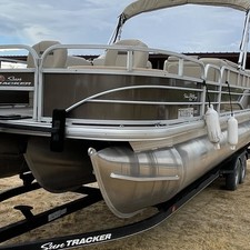 Sun Tracker Fishin Barge 24 XP3