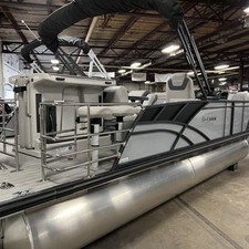 60 x 16 tri-toon passenger vessel