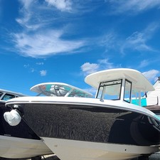 Robalo centre console r272