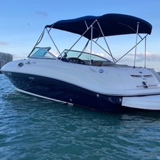 Sea Ray 240 Sundeck
