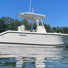 Pursuit 2870 center console