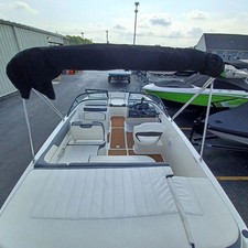 Bayliner VR5 BOWRIDER