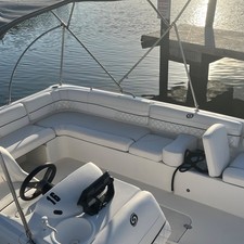 Hurricane 201 sundeck sport