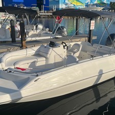 Hurricane 201 sundeck sport