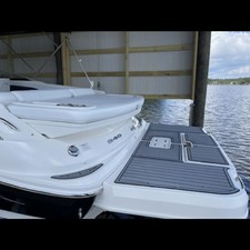 Sea Ray 240 Sundeck