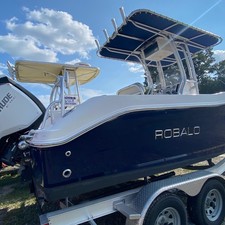 Robalo r200