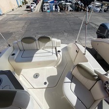 Sea Ray 240 Sundancer