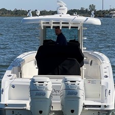 Boston Whaler 330 Outrage