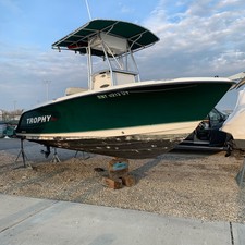 Trophy 2103 Center Console