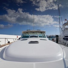 Tiara 42