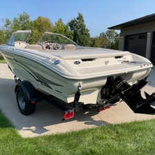 Sea ray 260 bow rider select