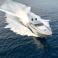 Pershing 72